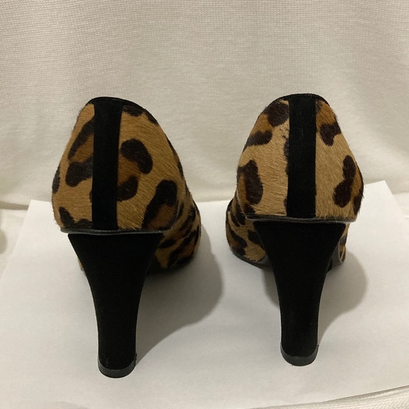 Gorgeous Wedge Leopard Print Stuart Weiztman heels Size 6 - Picture 8 of 11